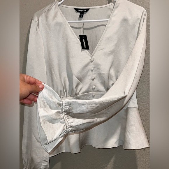 NWT Express Silky Champagne Peplum Top size Medium. - Picture 3 of 9